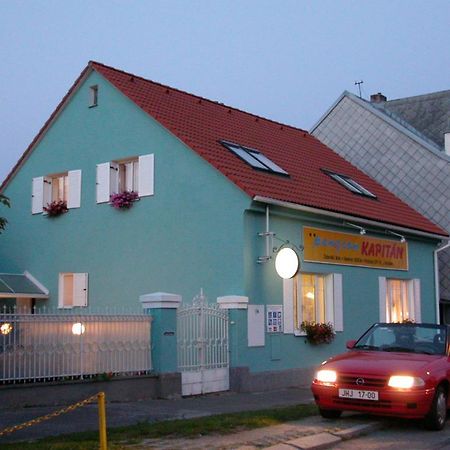 Penzion Kapitan Jindřichův Hradec Buitenkant foto