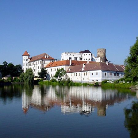 Penzion Kapitan Jindřichův Hradec Buitenkant foto