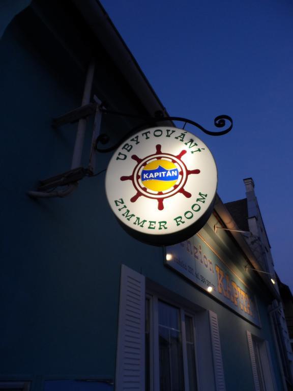 Penzion Kapitan Jindřichův Hradec Buitenkant foto